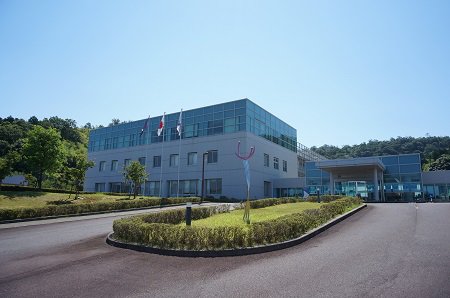 鳥取県産業技術センターへ改組